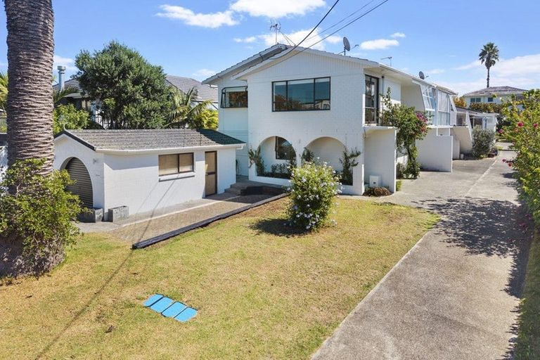 Photo of property in 1/4 Cecil Road, Milford, Auckland, 0620
