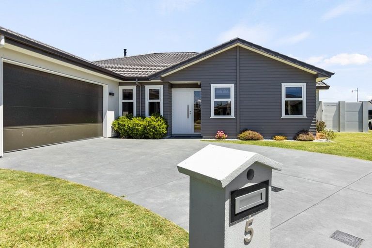 Photo of property in 5 Rakaia Way, Poraiti, Napier, 4112