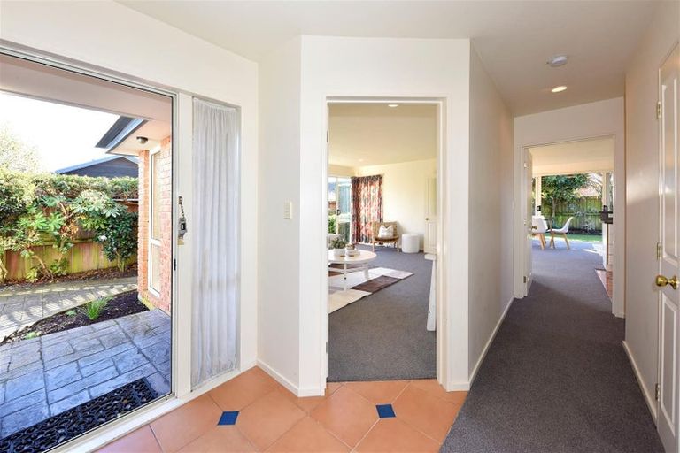 Photo of property in 4 Rosefield Lane, Northcote, Christchurch, 8052