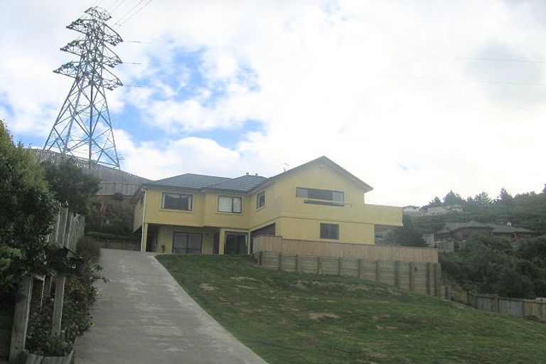 Photo of property in 1 Arahiwi Grove, Tirohanga, Lower Hutt, 5010