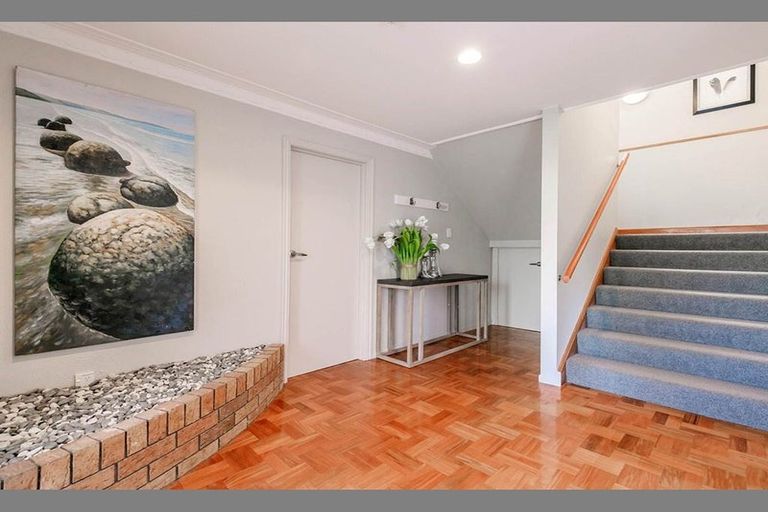 Photo of property in 3 Farr Road, West Harbour, Auckland, 0618