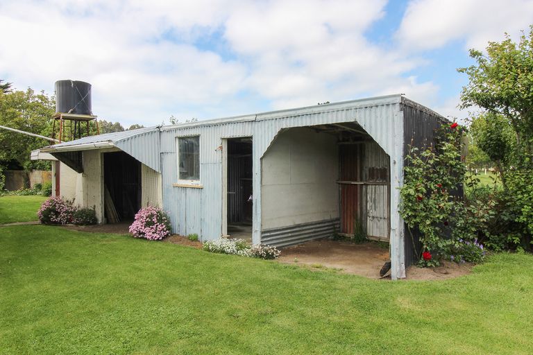 Photo of property in 6 Connell Street, Waitaki Bridge, Oamaru, 9493