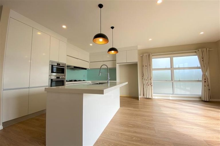 Photo of property in 11a Bank Street, Hillcrest, Auckland, 0627