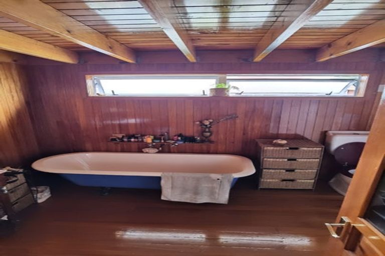 Photo of property in 62 Edgewater Drive, Pakuranga, Auckland, 2010