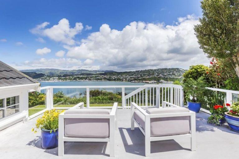 Photo of property in 20 Duchess Place, Maupuia, Wellington, 6022