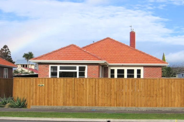 Photo of property in 44 Frederick Street, Terrace End, Palmerston North, 4410
