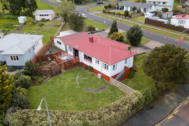 Photo of property in 1 Gilchrist Street, Te Aroha, 3320