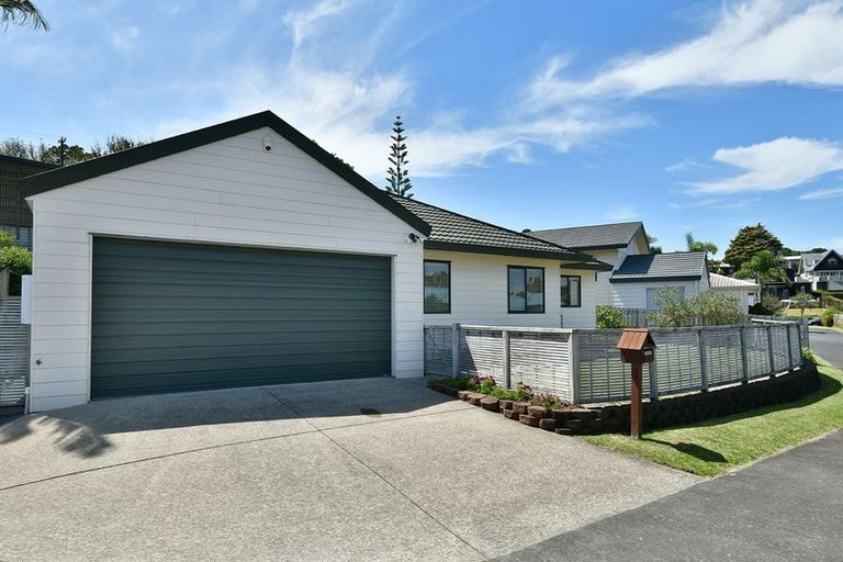 Photo of property in 2/8 Knott Road, Stanmore Bay, Whangaparaoa, 0932