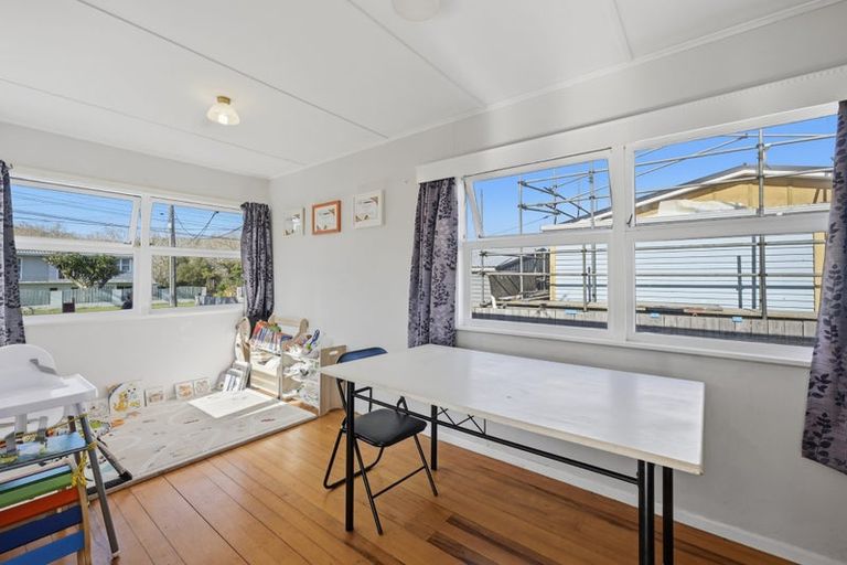 Photo of property in 71 Awaroa Road, Helensville, 0800