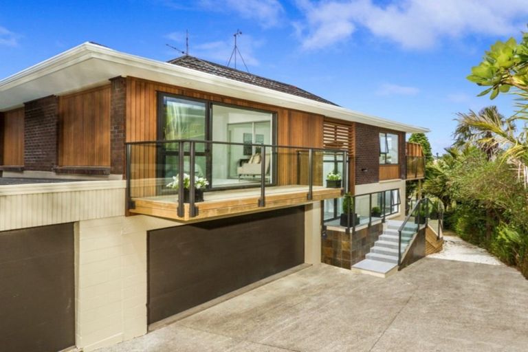 Photo of property in 1/27 Waitemata Road, Hauraki, Auckland, 0622