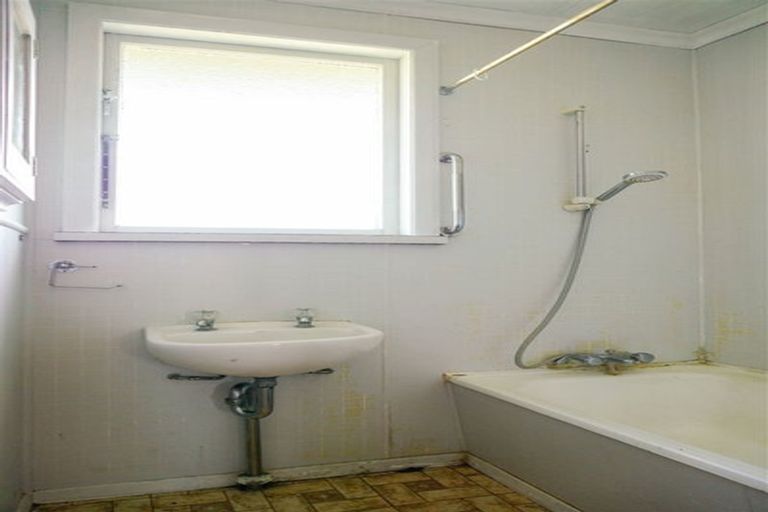 Photo of property in 43 Futter Street, Foxton, 4814