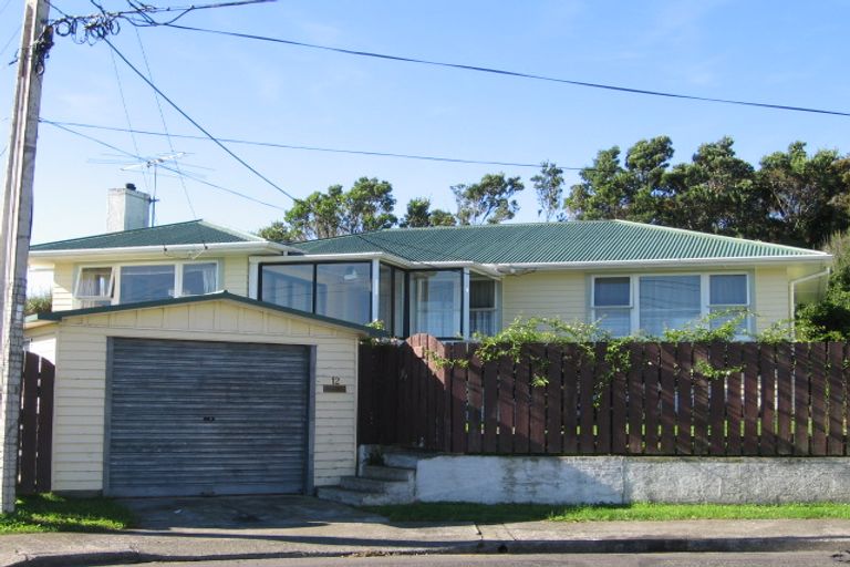 Photo of property in 12 Beverley Grove, Paparangi, Wellington, 6037