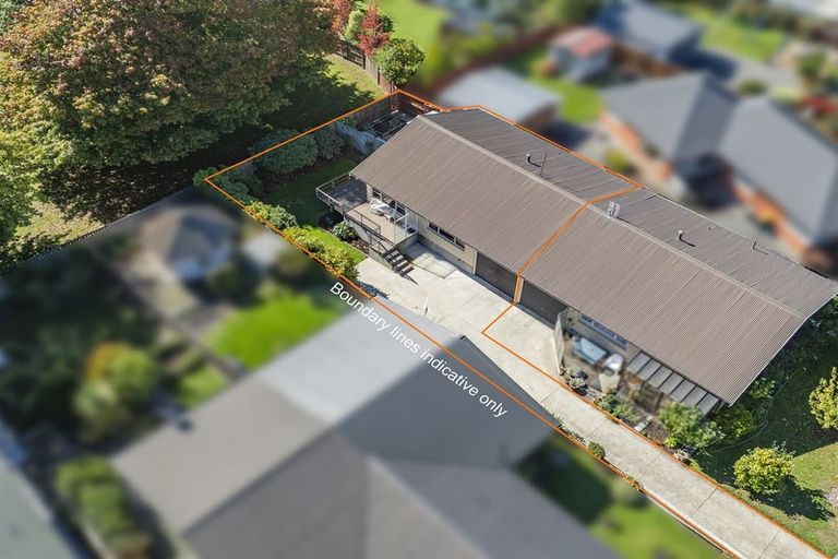 Photo of property in 2/20 Gunns Crescent, Cashmere, Christchurch, 8022