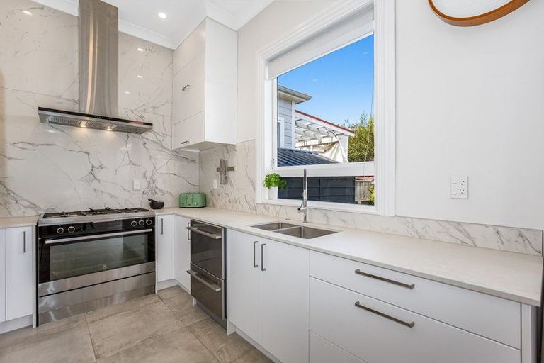 Photo of property in 32 Hiropi Street, Newtown, Wellington, 6021