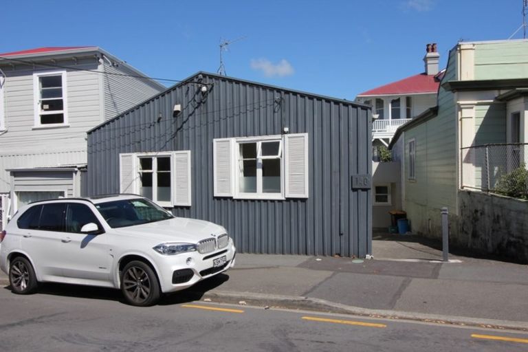 Photo of property in 140 Tasman Street, Mount Cook, Wellington, 6021