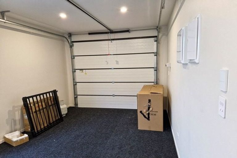 Photo of property in 16c Hobsonville Road, West Harbour, Auckland, 0618