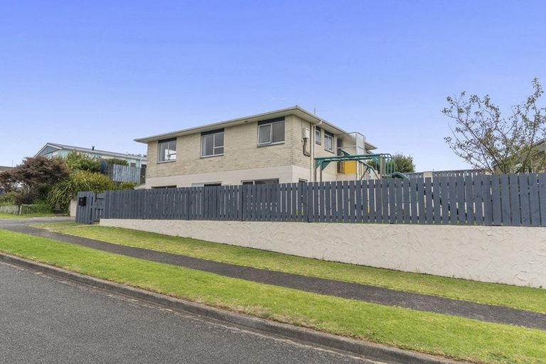 Photo of property in 10 Culzean Grove, Bell Block, New Plymouth, 4312