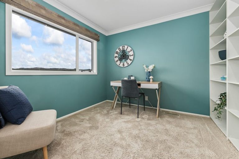 Photo of property in 77 The Masthead, Whitby, Porirua, 5024
