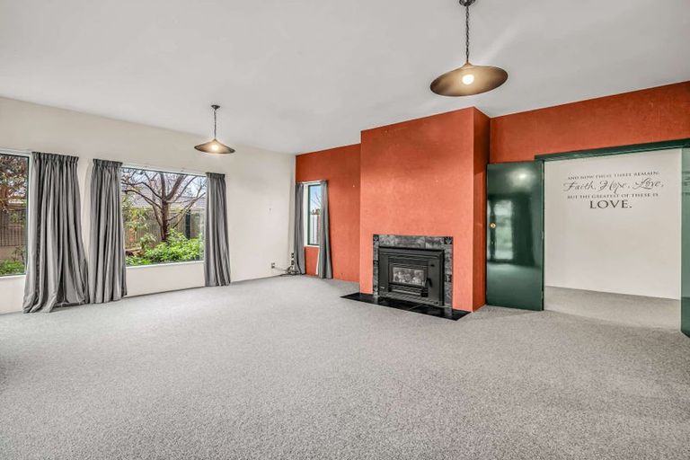 Photo of property in 1 Strachan Way, Highbury, Palmerston North, 4412