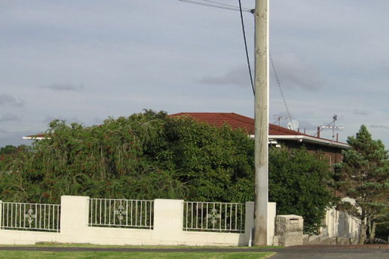 Photo of property in 215 Royal Road, Massey, Auckland, 0614