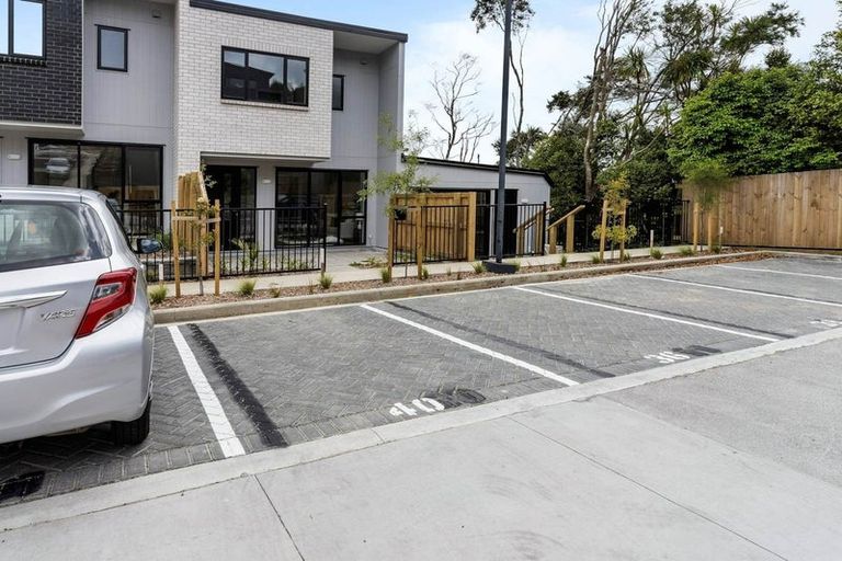 Photo of property in 40 Tokai Place, Glen Eden, 0602