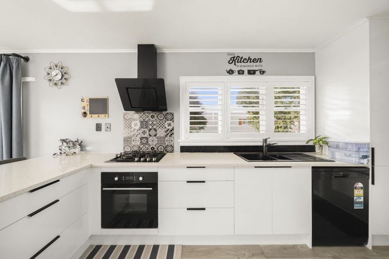 Photo of property in 21 Orams Road, Hillpark, Auckland, 2102
