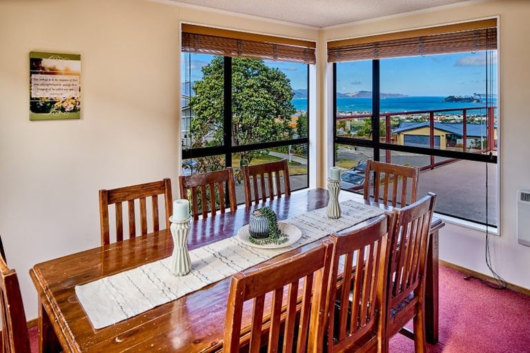 Photo of property in 16 Chestnut Grove, Maungaraki, Lower Hutt, 5010