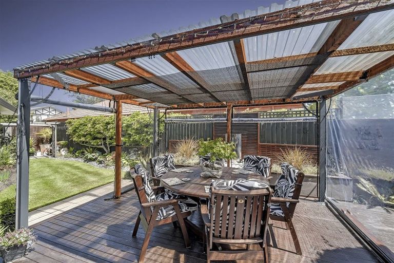 Photo of property in 31 Karnak Crescent, Russley, Christchurch, 8042