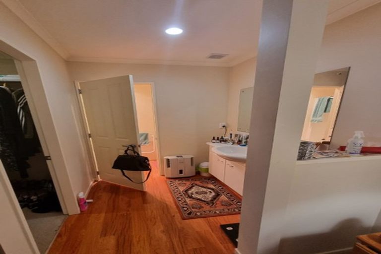 Photo of property in 31 Aragon Grove, Kingsley Heights, Upper Hutt, 5018