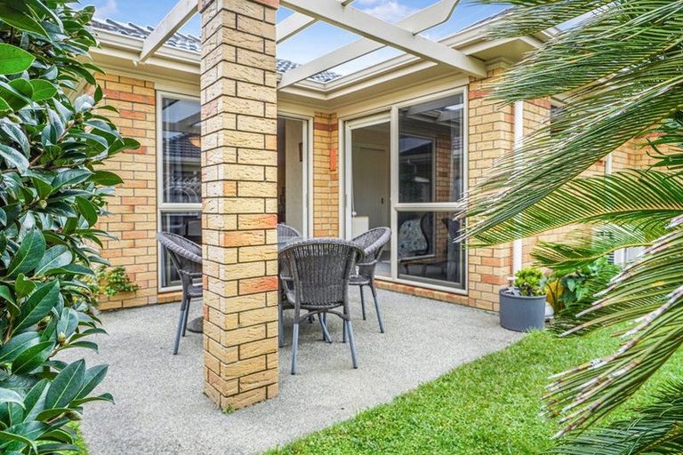 Photo of property in 24 Sovereign Isle Lane, Rototuna, Hamilton, 3210