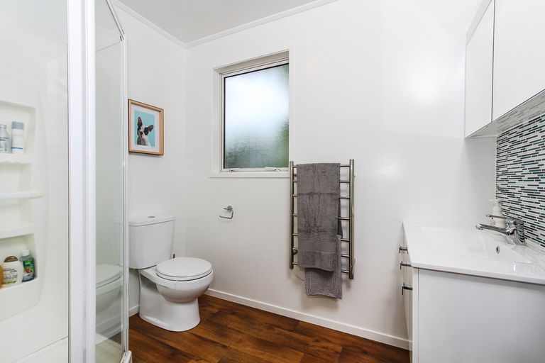 Photo of property in 23 Bodi Place, Te Atatu South, Auckland, 0610