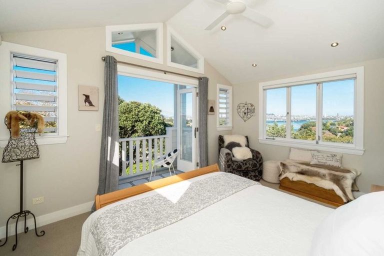 Photo of property in 1/41 Seaview Avenue, Northcote, Auckland, 0627