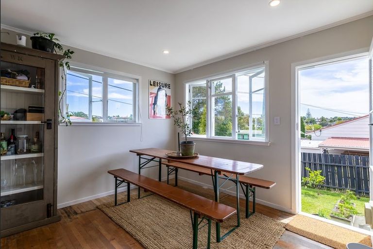 Photo of property in 79 Farquhar Road, Glendene, Auckland, 0602