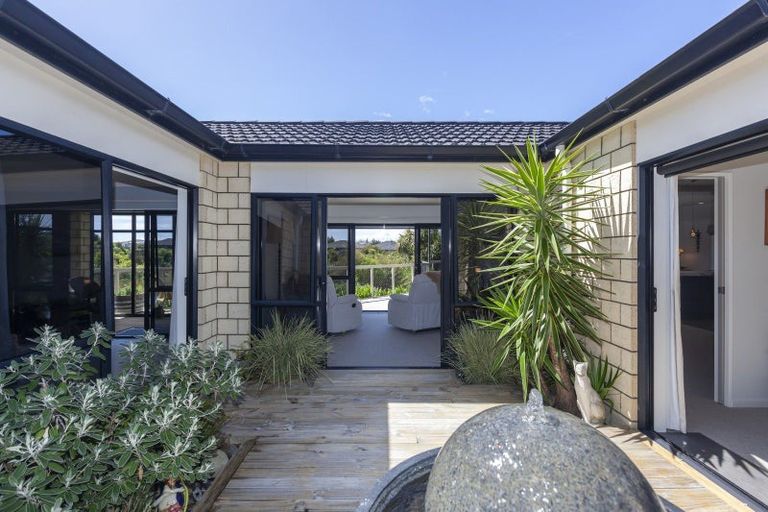 Photo of property in 4 Matuku Place, Paraparaumu Beach, Paraparaumu, 5032