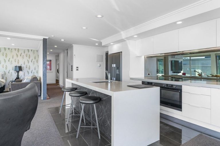 Photo of property in 225 Lake Terrace, Waipahihi, Taupo, 3330