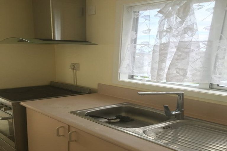 Photo of property in 21 Houghton Bay Road, Houghton Bay, Wellington, 6023