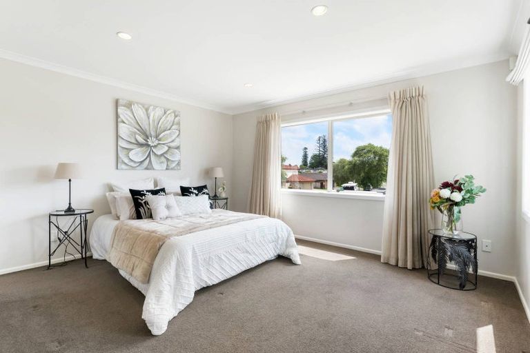 Photo of property in 30 Erne Crescent, East Tamaki, Auckland, 2016