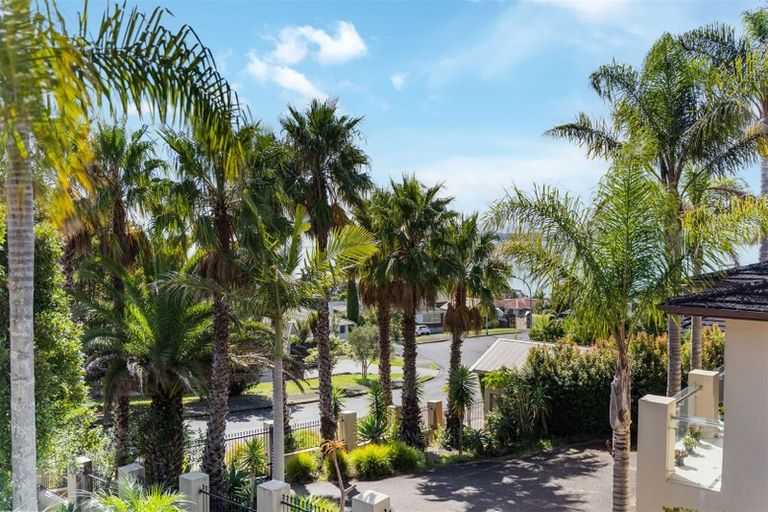 Photo of property in 13 Callender Place, Shelly Park, Auckland, 2014