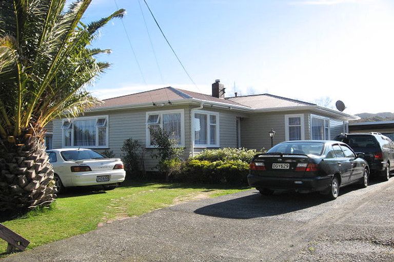 Photo of property in 11 Ruthven Road, Wainuiomata, Lower Hutt, 5014