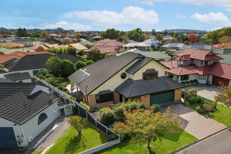 Photo of property in 10 Knightsbridge Place, Taradale, Napier, 4112