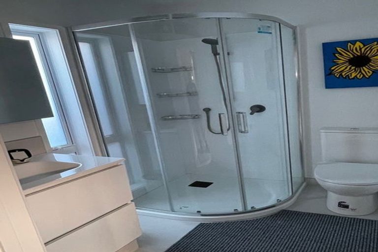 Photo of property in 1/56 Kiwi Esplanade, Mangere Bridge, Auckland, 2022