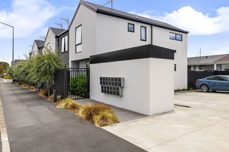 Photo of property in 122a Blenheim Road, Riccarton, Christchurch, 8041