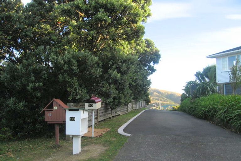 Photo of property in 16 Forth Place, Papakowhai, Porirua, 5024