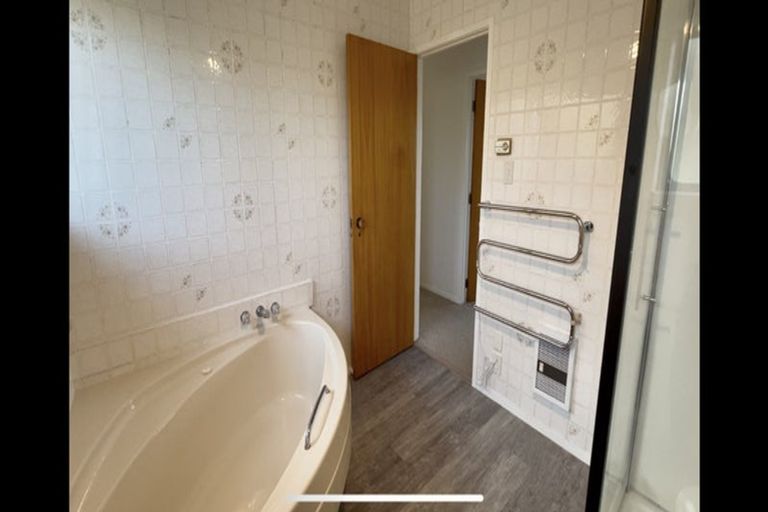 Photo of property in 11a Orewa Heights Crescent, Orewa, 0931