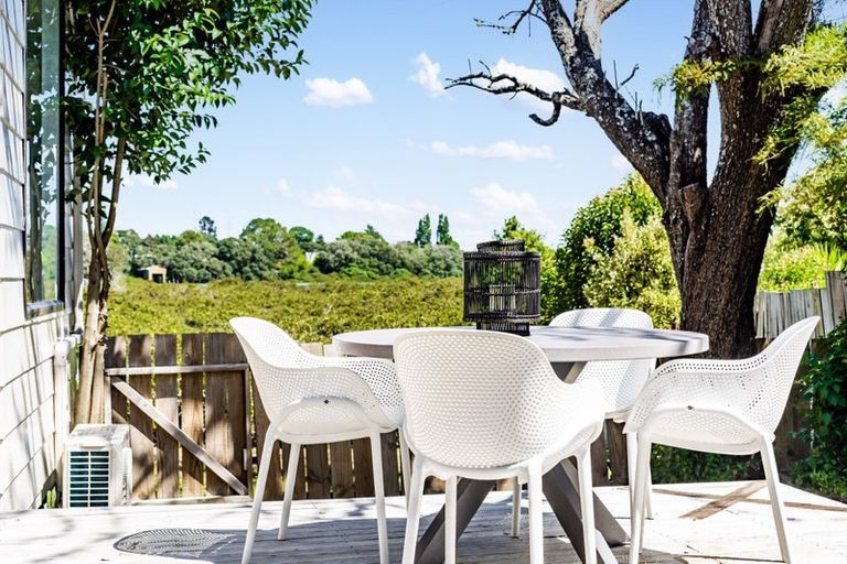 Photo of property in 1/40 Queen Mary Avenue, New Lynn, Auckland, 0600