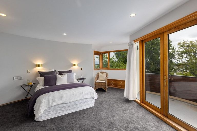 Photo of property in 32 Dyers Pass Road, Cashmere, Christchurch, 8022