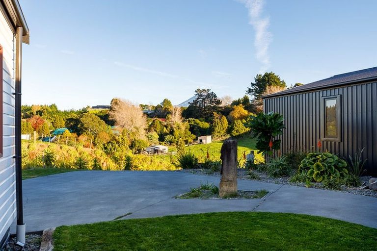 Photo of property in 527 Frankley Road, Hurworth, New Plymouth, 4371