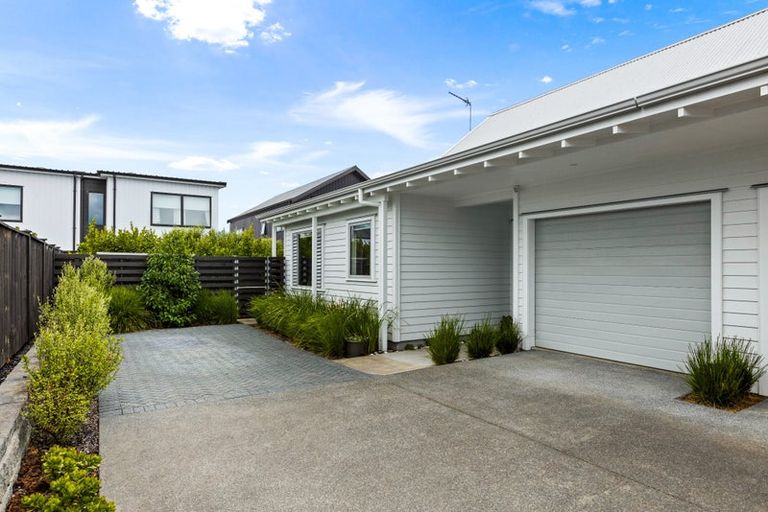 Photo of property in 6a Kuku Avenue, Red Beach, 0932