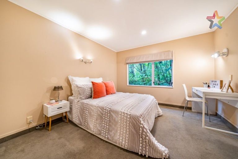 Photo of property in 498 Stokes Valley Road, Stokes Valley, Lower Hutt, 5019