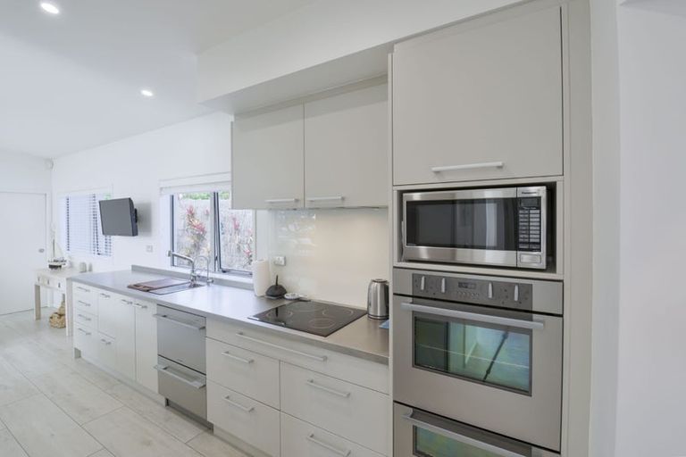 Photo of property in 870 Whangaparaoa Road, Manly, Whangaparaoa, 0930